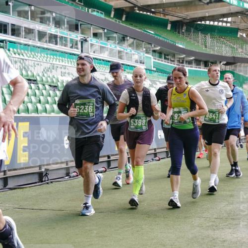13.09.2026 - 21. swb-Marathon Bremen Michael Burmester http://msf.ph/oto/10455091 13.09.2026 13:10:52 Laufen im Stadion 164, 265, 373, 391, 448, 581, 703, 869, 898, 984, 1180, 1738, 1855, 1867, 1894, 1936, 1952, 1967, 2202, 2232, 2268, 2281, 2284, 2299, 2330, 2333, 2339, 2342, 2353, 2432, 2443, 2471, 2525, 2530, 2531, 2553, 2573, 2589, 2594, 2654, 2669, 2682, 2714, 2717, 2784, 2785, 2804, 2819, 2836, 2907, 2920, 2932, 2976, 3026, 3032, 3063, 3082, 3086, 3089, 3122, 3159, 3174, 3207, 3208, 3291, 3316, 3333, 3352, 3370, 3398, 3409, 3410, 3470, 3549, 3707, 3769, 551 meine-sportfotos.de