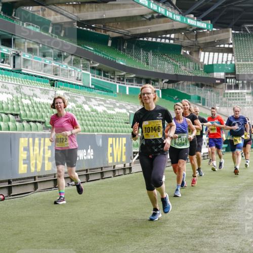 13.09.2026 - 21. swb-Marathon Bremen Michael Burmester http://msf.ph/oto/10455103 13.09.2026 10:32:41 Laufen im Stadion 10067, 10078, 10146, 10166, 10184, 10203, 10211, 10222, 10226, 10243, 10246, 10249, 10255, 10256, 10300, 10322, 10365, 10372, 10374, 10379, 10383, 10394, 10408, 10410, 10443, 10471, 10478, 10479, 10486, 10494, 10503, 10517, 10518, 10529, 10530, 10540, 10543, 10550, 10555, 10565, 10579, 10589, 10608, 10610, 10626, 10631, 10646, 10670, 10673, 10675, 10690, 10703, 10704, 10707, 10708, 10721, 10725, 10728, 10745, 10749, 10750, 10771, 10794 meine-sportfotos.de