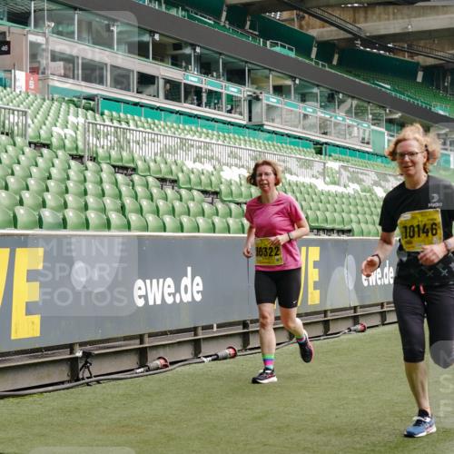 13.09.2026 - 21. swb-Marathon Bremen Michael Burmester http://msf.ph/oto/10455115 13.09.2026 10:32:42 Laufen im Stadion 10067, 10078, 10146, 10166, 10184, 10203, 10211, 10222, 10226, 10243, 10246, 10249, 10255, 10256, 10300, 10322, 10365, 10372, 10374, 10379, 10383, 10394, 10408, 10410, 10443, 10471, 10478, 10486, 10494, 10503, 10517, 10518, 10529, 10530, 10540, 10543, 10550, 10555, 10565, 10579, 10589, 10608, 10610, 10626, 10631, 10646, 10670, 10673, 10675, 10690, 10703, 10704, 10707, 10708, 10721, 10725, 10728, 10745, 10749, 10750, 10771, 10794 meine-sportfotos.de