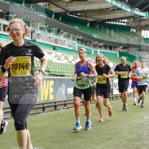 13.09.2026 - 21. swb-Marathon Bremen Michael Burmester http://msf.ph/oto/10455163 13.09.2026 10:32:43 Laufen im Stadion 10067, 10078, 10146, 10166, 10184, 10203, 10211, 10222, 10226, 10243, 10246, 10249, 10255, 10256, 10300, 10322, 10365, 10372, 10374, 10379, 10383, 10394, 10408, 10410, 10443, 10471, 10478, 10486, 10494, 10503, 10517, 10518, 10529, 10530, 10540, 10543, 10550, 10555, 10565, 10579, 10589, 10608, 10610, 10626, 10631, 10646, 10670, 10673, 10675, 10690, 10703, 10704, 10707, 10708, 10721, 10725, 10728, 10745, 10749, 10750, 10771, 10794 meine-sportfotos.de