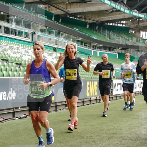 13.09.2026 - 21. swb-Marathon Bremen Michael Burmester http://msf.ph/oto/10455231 13.09.2026 10:32:44 Laufen im Stadion 10067, 10078, 10146, 10166, 10184, 10203, 10211, 10222, 10226, 10243, 10246, 10249, 10255, 10256, 10300, 10322, 10365, 10372, 10374, 10379, 10383, 10394, 10408, 10410, 10443, 10471, 10478, 10486, 10494, 10503, 10517, 10518, 10529, 10530, 10540, 10543, 10550, 10555, 10565, 10579, 10589, 10608, 10610, 10626, 10631, 10646, 10670, 10673, 10675, 10687, 10690, 10703, 10704, 10707, 10708, 10721, 10725, 10728, 10745, 10749, 10750, 10771, 10794 meine-sportfotos.de