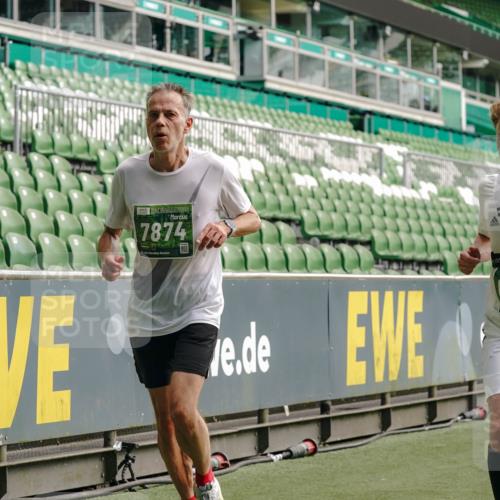 13.09.2026 - 21. swb-Marathon Bremen Michael Burmester http://msf.ph/oto/10455256 13.09.2026 12:52:49 Laufen im Stadion 102, 107, 145, 235, 313, 376, 541, 615, 616, 683, 696, 734, 740, 755, 792, 863, 982, 985, 987, 1033, 1043, 1056, 1146, 1162, 1232, 1252, 1297, 1433, 1445, 1492, 1528, 1542, 1646, 1664, 1704, 1707, 1814, 1955, 2007, 2008, 2043, 2203, 2280, 2350, 2362, 2401, 2422, 2447, 2454, 2480, 2498, 2759, 2767, 2820, 2847, 2858, 2997, 3085, 3149, 3236, 3336, 3362, 3448, 3566, 3703, 3830, 3899, 3988, 4165, 4283, 4429, 4475, 4571, 4573, 4582, 4605, 4895, 5079, 5152, 5168, 5379 meine-sportfotos.de
