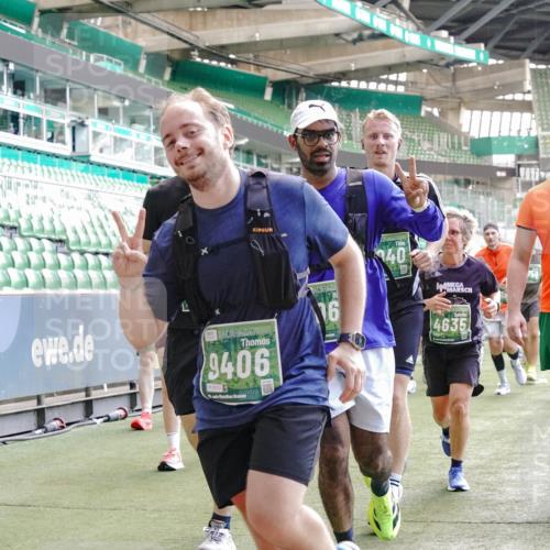 13.09.2026 - 21. swb-Marathon Bremen Michael Burmester http://msf.ph/oto/10455318 13.09.2026 13:10:56 Laufen im Stadion 164, 265, 373, 391, 448, 581, 703, 869, 984, 1180, 1738, 1855, 1867, 1894, 1936, 1952, 1967, 2202, 2232, 2268, 2281, 2284, 2299, 2330, 2333, 2339, 2342, 2353, 2432, 2443, 2525, 2530, 2531, 2553, 2573, 2589, 2594, 2654, 2659, 2669, 2682, 2714, 2717, 2784, 2785, 2804, 2819, 2822, 2836, 2907, 2920, 2932, 2976, 3026, 3027, 3032, 3063, 3082, 3086, 3089, 3122, 3159, 3174, 3207, 3208, 3291, 3328, 3333, 3352, 3370, 3398, 3409, 3410, 3470, 3549, 3769, 551 meine-sportfotos.de