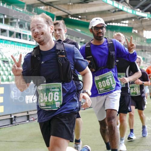 13.09.2026 - 21. swb-Marathon Bremen Michael Burmester http://msf.ph/oto/10455349 13.09.2026 13:10:56 Laufen im Stadion 164, 265, 373, 391, 448, 581, 703, 869, 984, 1180, 1738, 1855, 1867, 1894, 1936, 1952, 1967, 2202, 2232, 2268, 2281, 2284, 2299, 2330, 2333, 2339, 2342, 2353, 2432, 2443, 2525, 2530, 2531, 2553, 2573, 2589, 2594, 2654, 2659, 2669, 2682, 2714, 2717, 2784, 2785, 2804, 2819, 2822, 2836, 2907, 2920, 2932, 2976, 3026, 3027, 3032, 3063, 3082, 3086, 3089, 3122, 3159, 3174, 3207, 3208, 3291, 3328, 3333, 3352, 3370, 3398, 3409, 3410, 3470, 3549, 3769, 551 meine-sportfotos.de