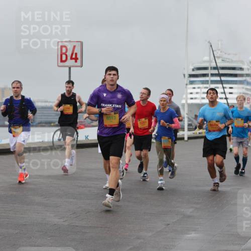 13.09.2026 - Kiel Lauf Andreas Tolksdorf http://msf.ph/oto/10455388 13.09.2026 11:55:48 Kiellinie 26, 38, 1260, 4, 166, 8513, 5263, 8649, 3 meine-sportfotos.de