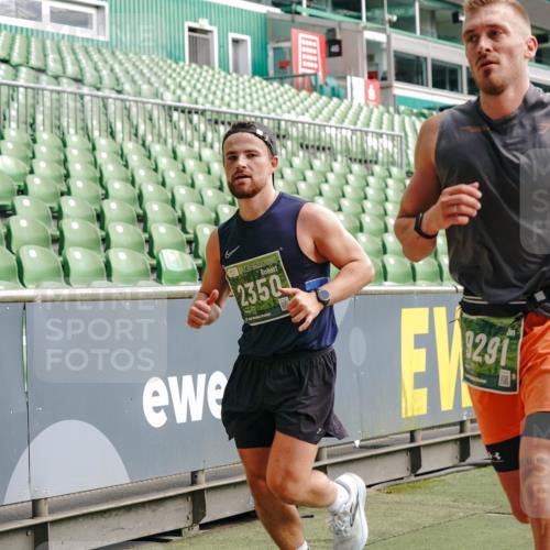 13.09.2026 - 21. swb-Marathon Bremen Michael Burmester http://msf.ph/oto/10455512 13.09.2026 12:52:58 Laufen im Stadion 102, 107, 145, 235, 313, 376, 541, 560, 615, 616, 683, 696, 734, 740, 755, 792, 863, 982, 985, 987, 1033, 1043, 1056, 1207, 1232, 1252, 1297, 1433, 1445, 1492, 1528, 1542, 1646, 1664, 1704, 1707, 1814, 1955, 2007, 2008, 2043, 2203, 2280, 2350, 2362, 2401, 2422, 2447, 2454, 2480, 2498, 2759, 2767, 2820, 2847, 2858, 2997, 3085, 3149, 3236, 3336, 3362, 3448, 3566, 3830, 3899, 3988, 4165, 4283, 4429, 4475, 4571, 4573, 4605, 5079, 5152, 5168, 5379 meine-sportfotos.de