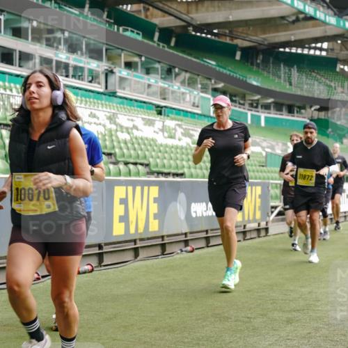 13.09.2026 - 21. swb-Marathon Bremen Michael Burmester http://msf.ph/oto/10455538 13.09.2026 10:32:49 Laufen im Stadion 10067, 10078, 10146, 10166, 10184, 10203, 10211, 10222, 10226, 10236, 10243, 10246, 10249, 10255, 10256, 10300, 10322, 10365, 10372, 10374, 10379, 10383, 10394, 10408, 10410, 10423, 10443, 10486, 10494, 10503, 10517, 10518, 10529, 10530, 10540, 10543, 10550, 10555, 10565, 10589, 10608, 10610, 10626, 10631, 10646, 10670, 10673, 10675, 10687, 10690, 10703, 10704, 10707, 10708, 10721, 10725, 10728, 10745, 10749, 10750, 10771, 10788, 10794, 10809 meine-sportfotos.de