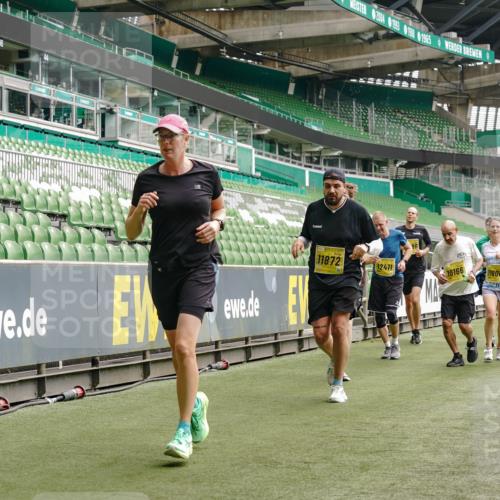 13.09.2026 - 21. swb-Marathon Bremen Michael Burmester http://msf.ph/oto/10455588 13.09.2026 10:32:50 Laufen im Stadion 10067, 10078, 10146, 10166, 10184, 10203, 10211, 10222, 10226, 10236, 10243, 10246, 10249, 10255, 10256, 10300, 10322, 10365, 10372, 10374, 10379, 10383, 10394, 10408, 10410, 10423, 10443, 10486, 10494, 10503, 10517, 10518, 10529, 10530, 10540, 10543, 10550, 10555, 10565, 10589, 10608, 10610, 10626, 10631, 10646, 10670, 10673, 10675, 10687, 10690, 10703, 10704, 10707, 10708, 10721, 10725, 10728, 10745, 10749, 10750, 10771, 10788, 10794, 10809 meine-sportfotos.de