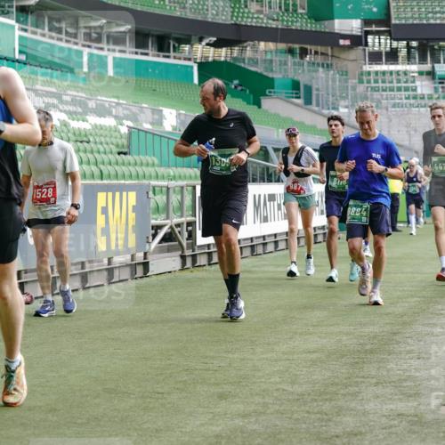 13.09.2026 - 21. swb-Marathon Bremen Michael Burmester http://msf.ph/oto/10455638 13.09.2026 12:53:04 Laufen im Stadion 102, 107, 145, 235, 313, 376, 541, 560, 615, 616, 675, 683, 696, 734, 740, 755, 792, 863, 982, 985, 987, 1033, 1043, 1056, 1207, 1232, 1252, 1297, 1433, 1445, 1492, 1528, 1542, 1646, 1664, 1704, 1707, 1814, 1955, 2007, 2008, 2043, 2055, 2203, 2280, 2350, 2362, 2401, 2422, 2454, 2480, 2498, 2623, 2767, 2820, 2847, 2858, 2997, 3085, 3149, 3236, 3336, 3362, 3448, 3566, 3830, 3899, 3988, 4165, 4283, 4429, 4475, 4573, 4605, 5152, 5379 meine-sportfotos.de