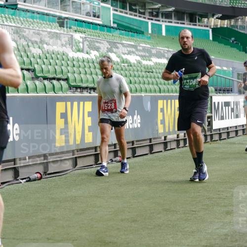 13.09.2026 - 21. swb-Marathon Bremen Michael Burmester http://msf.ph/oto/10455649 13.09.2026 12:53:04 Laufen im Stadion 102, 107, 145, 235, 313, 376, 541, 560, 615, 616, 675, 683, 696, 734, 740, 755, 792, 863, 982, 985, 987, 1033, 1043, 1056, 1207, 1232, 1252, 1297, 1433, 1445, 1492, 1528, 1542, 1646, 1664, 1704, 1707, 1814, 1955, 2007, 2008, 2043, 2055, 2203, 2280, 2350, 2362, 2401, 2422, 2454, 2480, 2498, 2623, 2767, 2820, 2847, 2858, 2997, 3085, 3149, 3236, 3336, 3362, 3448, 3566, 3830, 3899, 3988, 4165, 4283, 4429, 4475, 4573, 4605, 5152, 5379 meine-sportfotos.de