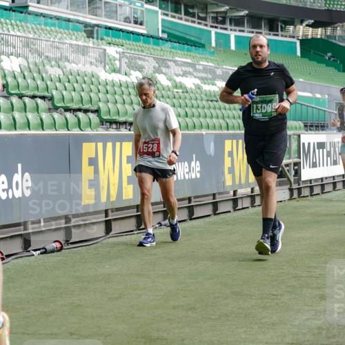 13.09.2026 - 21. swb-Marathon Bremen Michael Burmester http://msf.ph/oto/10455652 13.09.2026 12:53:05 Laufen im Stadion 102, 107, 145, 235, 313, 376, 541, 560, 615, 616, 675, 683, 696, 734, 740, 755, 792, 863, 982, 985, 987, 1033, 1043, 1056, 1207, 1232, 1252, 1297, 1433, 1445, 1492, 1528, 1542, 1646, 1664, 1704, 1707, 1814, 1955, 2007, 2008, 2043, 2055, 2203, 2280, 2350, 2362, 2401, 2422, 2454, 2480, 2498, 2623, 2767, 2820, 2847, 2858, 2997, 3085, 3149, 3236, 3336, 3362, 3448, 3566, 3830, 3899, 3988, 4283, 4429, 4475, 4573, 4605, 5152, 5379 meine-sportfotos.de