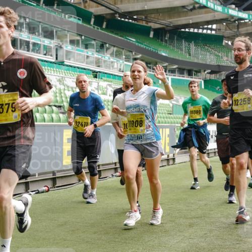 13.09.2026 - 21. swb-Marathon Bremen Michael Burmester http://msf.ph/oto/10455731 13.09.2026 10:32:53 Laufen im Stadion 10067, 10078, 10166, 10184, 10203, 10211, 10226, 10236, 10243, 10246, 10249, 10255, 10256, 10300, 10322, 10365, 10372, 10374, 10379, 10383, 10394, 10408, 10410, 10423, 10443, 10486, 10494, 10503, 10517, 10518, 10529, 10530, 10540, 10543, 10550, 10555, 10565, 10578, 10589, 10608, 10610, 10631, 10646, 10670, 10673, 10675, 10687, 10690, 10703, 10704, 10707, 10721, 10725, 10728, 10745, 10749, 10750, 10771, 10788, 10794, 10809 meine-sportfotos.de