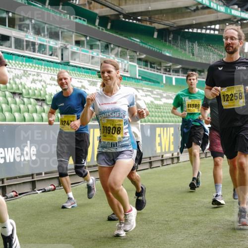 13.09.2026 - 21. swb-Marathon Bremen Michael Burmester http://msf.ph/oto/10455772 13.09.2026 10:32:53 Laufen im Stadion 10067, 10078, 10166, 10184, 10203, 10211, 10226, 10236, 10243, 10246, 10249, 10255, 10256, 10300, 10322, 10365, 10372, 10374, 10379, 10383, 10394, 10408, 10410, 10423, 10443, 10486, 10494, 10503, 10517, 10518, 10529, 10530, 10540, 10543, 10550, 10555, 10565, 10578, 10589, 10608, 10610, 10631, 10646, 10670, 10673, 10675, 10687, 10690, 10703, 10704, 10707, 10721, 10725, 10728, 10745, 10749, 10750, 10771, 10788, 10794, 10809 meine-sportfotos.de