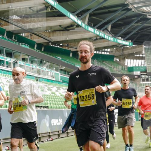 13.09.2026 - 21. swb-Marathon Bremen Michael Burmester http://msf.ph/oto/10455788 13.09.2026 10:32:54 Laufen im Stadion 10067, 10078, 10166, 10184, 10203, 10211, 10226, 10236, 10243, 10246, 10249, 10255, 10256, 10300, 10322, 10365, 10372, 10374, 10379, 10383, 10394, 10408, 10410, 10423, 10428, 10443, 10486, 10494, 10503, 10517, 10518, 10529, 10530, 10540, 10543, 10550, 10555, 10565, 10578, 10589, 10608, 10610, 10631, 10646, 10670, 10673, 10675, 10687, 10690, 10703, 10704, 10707, 10721, 10725, 10728, 10745, 10749, 10750, 10771, 10788, 10794, 10809 meine-sportfotos.de