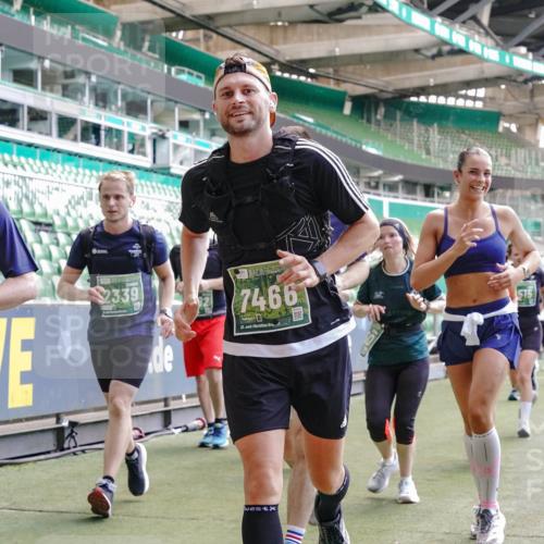 13.09.2026 - 21. swb-Marathon Bremen Michael Burmester http://msf.ph/oto/10455799 13.09.2026 13:11:04 Laufen im Stadion 164, 265, 373, 448, 581, 703, 869, 984, 1113, 1180, 1738, 1851, 1855, 1867, 1894, 1936, 1952, 1967, 2202, 2232, 2248, 2268, 2281, 2284, 2299, 2330, 2333, 2339, 2342, 2353, 2426, 2432, 2443, 2530, 2531, 2553, 2573, 2589, 2594, 2654, 2659, 2669, 2682, 2714, 2717, 2784, 2785, 2804, 2819, 2822, 2836, 2907, 2920, 2932, 2976, 3026, 3027, 3063, 3079, 3082, 3086, 3089, 3122, 3159, 3174, 3207, 3208, 3291, 3328, 3349, 3352, 3370, 3409, 3410, 3470, 3549, 3769, 551 meine-sportfotos.de