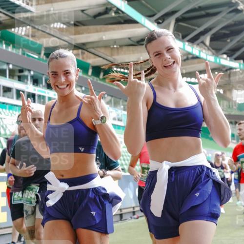 13.09.2026 - 21. swb-Marathon Bremen Michael Burmester http://msf.ph/oto/10455849 13.09.2026 13:11:05 Laufen im Stadion 164, 265, 373, 448, 581, 703, 869, 984, 1113, 1180, 1435, 1738, 1849, 1851, 1855, 1867, 1894, 1936, 1952, 1967, 2202, 2232, 2248, 2268, 2281, 2284, 2299, 2330, 2333, 2339, 2342, 2353, 2426, 2432, 2443, 2530, 2531, 2553, 2573, 2589, 2594, 2654, 2659, 2669, 2682, 2714, 2717, 2784, 2785, 2804, 2819, 2822, 2836, 2907, 2920, 2932, 2976, 3026, 3027, 3063, 3079, 3082, 3086, 3089, 3122, 3159, 3174, 3207, 3208, 3291, 3328, 3349, 3352, 3370, 3409, 3410, 3470, 3549, 551 meine-sportfotos.de