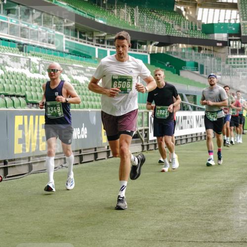 13.09.2026 - 21. swb-Marathon Bremen Michael Burmester http://msf.ph/oto/10455907 13.09.2026 12:53:14 Laufen im Stadion 102, 107, 145, 235, 313, 376, 472, 541, 560, 615, 616, 675, 683, 696, 740, 755, 792, 816, 863, 982, 985, 987, 1033, 1056, 1076, 1207, 1232, 1252, 1297, 1419, 1433, 1445, 1468, 1492, 1528, 1542, 1551, 1646, 1664, 1704, 1707, 1814, 1955, 2007, 2008, 2043, 2055, 2203, 2280, 2350, 2362, 2401, 2422, 2454, 2480, 2498, 2499, 2623, 2767, 2820, 2847, 2858, 2882, 2971, 2997, 3085, 3149, 3236, 3336, 3362, 3413, 3448, 3566, 3830, 3899, 3988, 4283, 4475, 4573, 4605, 5152 meine-sportfotos.de
