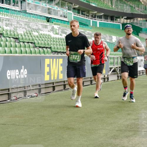 13.09.2026 - 21. swb-Marathon Bremen Michael Burmester http://msf.ph/oto/10455924 13.09.2026 12:53:16 Laufen im Stadion 102, 107, 145, 235, 313, 376, 472, 541, 560, 615, 616, 675, 683, 696, 740, 755, 792, 816, 827, 863, 982, 985, 987, 1033, 1056, 1076, 1207, 1232, 1252, 1297, 1419, 1433, 1445, 1468, 1492, 1528, 1542, 1551, 1646, 1664, 1704, 1707, 1814, 1955, 2007, 2008, 2043, 2055, 2203, 2280, 2350, 2362, 2401, 2422, 2454, 2480, 2498, 2499, 2623, 2701, 2767, 2820, 2847, 2858, 2882, 2971, 2997, 3085, 3149, 3236, 3336, 3362, 3413, 3448, 3566, 3830, 3899, 3988, 4283, 4475, 4573, 4605, 5152 meine-sportfotos.de