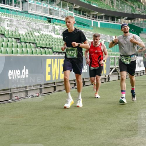 13.09.2026 - 21. swb-Marathon Bremen Michael Burmester http://msf.ph/oto/10455938 13.09.2026 12:53:16 Laufen im Stadion 102, 107, 145, 235, 313, 376, 472, 541, 560, 615, 616, 675, 683, 696, 740, 755, 792, 816, 827, 863, 982, 985, 987, 1033, 1056, 1076, 1207, 1232, 1252, 1297, 1419, 1433, 1445, 1468, 1492, 1528, 1542, 1551, 1646, 1664, 1704, 1707, 1814, 1955, 2007, 2008, 2043, 2055, 2203, 2280, 2350, 2362, 2401, 2422, 2454, 2480, 2498, 2499, 2623, 2701, 2767, 2820, 2847, 2858, 2882, 2971, 2997, 3085, 3149, 3236, 3336, 3362, 3413, 3448, 3566, 3830, 3899, 3988, 4283, 4475, 4573, 4605, 5152 meine-sportfotos.de