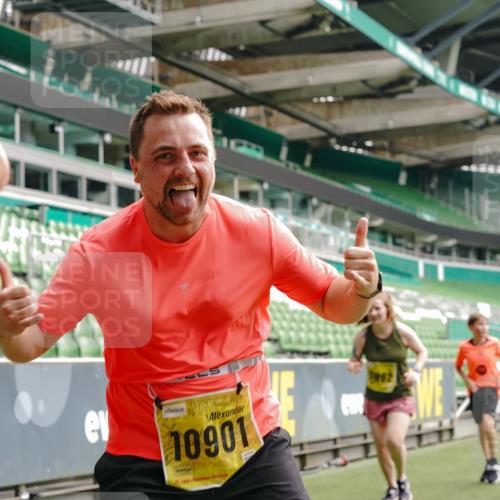 13.09.2026 - 21. swb-Marathon Bremen Michael Burmester http://msf.ph/oto/10455946 13.09.2026 10:32:58 Laufen im Stadion 10018, 10067, 10078, 10166, 10184, 10203, 10211, 10226, 10236, 10243, 10246, 10249, 10255, 10256, 10297, 10300, 10322, 10365, 10372, 10374, 10379, 10383, 10394, 10408, 10410, 10423, 10428, 10443, 10486, 10494, 10503, 10517, 10518, 10529, 10530, 10540, 10543, 10550, 10565, 10578, 10608, 10631, 10646, 10670, 10673, 10675, 10687, 10690, 10703, 10704, 10707, 10721, 10725, 10728, 10745, 10749, 10750, 10771, 10787, 10788, 10794, 10809 meine-sportfotos.de