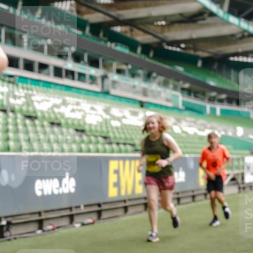 13.09.2026 - 21. swb-Marathon Bremen Michael Burmester http://msf.ph/oto/10455961 13.09.2026 10:32:58 Laufen im Stadion 10018, 10067, 10078, 10166, 10184, 10203, 10211, 10226, 10236, 10243, 10246, 10249, 10255, 10256, 10297, 10300, 10322, 10365, 10372, 10374, 10379, 10383, 10394, 10408, 10410, 10423, 10428, 10443, 10486, 10494, 10503, 10517, 10518, 10529, 10530, 10540, 10543, 10550, 10565, 10578, 10608, 10631, 10646, 10670, 10673, 10675, 10687, 10690, 10703, 10704, 10707, 10721, 10725, 10728, 10745, 10749, 10750, 10771, 10787, 10788, 10794, 10809 meine-sportfotos.de