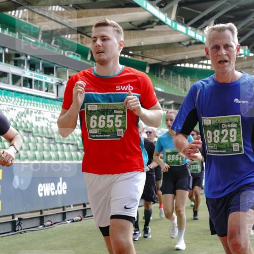 13.09.2026 - 21. swb-Marathon Bremen Michael Burmester http://msf.ph/oto/10455977 13.09.2026 13:11:08 Laufen im Stadion 164, 265, 373, 448, 581, 703, 843, 869, 984, 1113, 1180, 1435, 1738, 1849, 1851, 1855, 1867, 1894, 1936, 1952, 1967, 2202, 2232, 2248, 2268, 2281, 2284, 2299, 2330, 2333, 2339, 2342, 2353, 2375, 2426, 2432, 2443, 2530, 2531, 2553, 2573, 2589, 2654, 2659, 2669, 2682, 2714, 2717, 2784, 2785, 2804, 2819, 2822, 2836, 2907, 2920, 2932, 2976, 3026, 3027, 3063, 3079, 3082, 3086, 3089, 3122, 3159, 3174, 3207, 3208, 3291, 3328, 3349, 3352, 3370, 3409, 3410, 3470, 3549, 551 meine-sportfotos.de