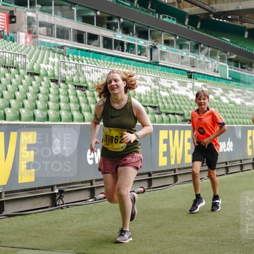 13.09.2026 - 21. swb-Marathon Bremen Michael Burmester http://msf.ph/oto/10455991 13.09.2026 10:32:59 Laufen im Stadion 10018, 10067, 10078, 10166, 10184, 10203, 10211, 10226, 10236, 10243, 10246, 10249, 10255, 10256, 10297, 10300, 10322, 10365, 10372, 10374, 10379, 10383, 10394, 10408, 10410, 10423, 10428, 10443, 10486, 10494, 10503, 10517, 10518, 10529, 10530, 10540, 10543, 10550, 10565, 10578, 10608, 10631, 10646, 10670, 10673, 10675, 10687, 10690, 10703, 10704, 10707, 10721, 10725, 10728, 10745, 10749, 10750, 10771, 10787, 10788, 10794, 10809 meine-sportfotos.de