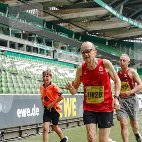 13.09.2026 - 21. swb-Marathon Bremen Michael Burmester http://msf.ph/oto/10456034 13.09.2026 10:33:00 Laufen im Stadion 10018, 10067, 10078, 10166, 10184, 10203, 10211, 10226, 10236, 10243, 10246, 10249, 10255, 10256, 10297, 10300, 10322, 10365, 10372, 10374, 10379, 10383, 10394, 10408, 10410, 10423, 10428, 10443, 10486, 10494, 10503, 10517, 10518, 10529, 10530, 10540, 10543, 10550, 10565, 10578, 10608, 10631, 10646, 10670, 10673, 10675, 10687, 10690, 10703, 10704, 10707, 10721, 10725, 10728, 10745, 10749, 10750, 10771, 10787, 10788, 10794, 10809 meine-sportfotos.de