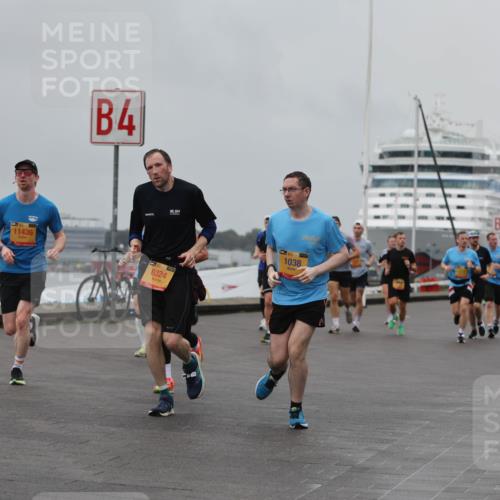 13.09.2026 - Kiel Lauf Andreas Tolksdorf http://msf.ph/oto/10456036 13.09.2026 11:56:39 Kiellinie 11436, 4, 6324, 39, 1038, 3 meine-sportfotos.de