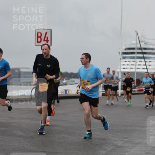 13.09.2026 - Kiel Lauf Andreas Tolksdorf http://msf.ph/oto/10456054 13.09.2026 11:56:40 Kiellinie 11436, 4, 6324, 1, 38, 1038, 3 meine-sportfotos.de