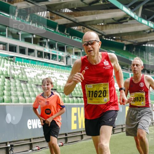 13.09.2026 - 21. swb-Marathon Bremen Michael Burmester http://msf.ph/oto/10456059 13.09.2026 10:33:00 Laufen im Stadion 10018, 10067, 10078, 10166, 10184, 10203, 10211, 10226, 10236, 10243, 10246, 10249, 10255, 10256, 10297, 10300, 10322, 10365, 10372, 10374, 10379, 10383, 10394, 10408, 10410, 10423, 10428, 10443, 10486, 10494, 10503, 10517, 10518, 10529, 10530, 10540, 10543, 10550, 10565, 10578, 10608, 10631, 10646, 10670, 10673, 10675, 10687, 10690, 10703, 10704, 10707, 10721, 10725, 10728, 10745, 10749, 10750, 10771, 10787, 10788, 10794, 10809 meine-sportfotos.de