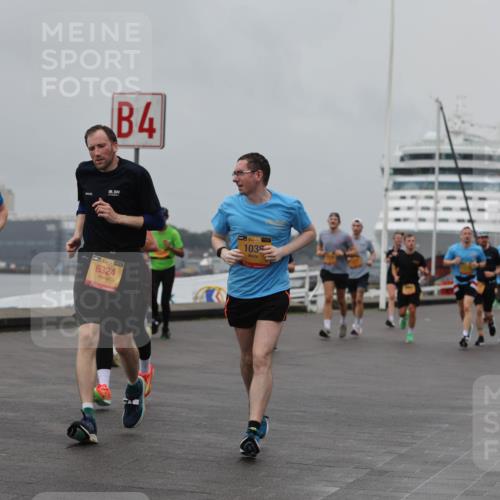13.09.2026 - Kiel Lauf Andreas Tolksdorf http://msf.ph/oto/10456061 13.09.2026 11:56:40 Kiellinie 11436, 4, 6324, 39, 103, 3 meine-sportfotos.de