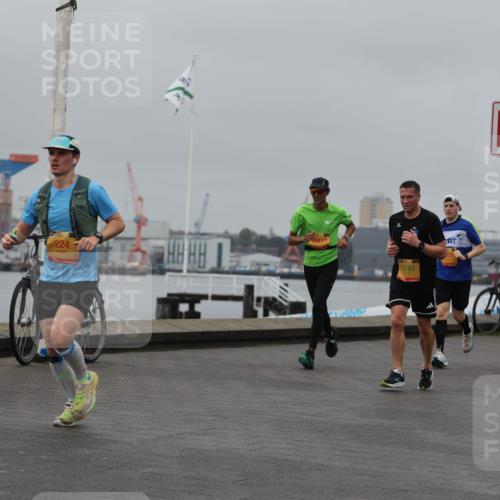 13.09.2026 - Kiel Lauf Andreas Tolksdorf http://msf.ph/oto/10456086 13.09.2026 11:56:43 Kiellinie 224, 116, 10412, 3193, 4, 7878, 1315 meine-sportfotos.de