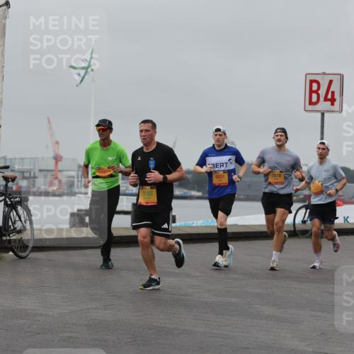 13.09.2026 - Kiel Lauf Andreas Tolksdorf http://msf.ph/oto/10456099 13.09.2026 11:56:44 Kiellinie 10412, 3193, 4, 3, 9931, 7878, 1315, 375 meine-sportfotos.de