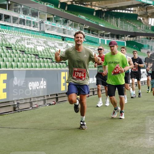 13.09.2026 - 21. swb-Marathon Bremen Michael Burmester http://msf.ph/oto/10456108 13.09.2026 12:53:19 Laufen im Stadion 102, 107, 145, 235, 313, 376, 472, 541, 560, 615, 616, 675, 683, 696, 740, 755, 792, 816, 827, 863, 982, 985, 987, 1033, 1056, 1076, 1207, 1232, 1252, 1297, 1419, 1433, 1445, 1468, 1492, 1528, 1542, 1551, 1646, 1664, 1704, 1707, 1814, 1955, 2007, 2008, 2043, 2055, 2203, 2280, 2350, 2362, 2401, 2422, 2454, 2480, 2498, 2499, 2623, 2701, 2767, 2820, 2847, 2858, 2882, 2913, 2971, 2997, 3085, 3149, 3236, 3336, 3362, 3413, 3448, 3566, 3830, 3899, 3988, 4283, 4475, 4573, 4605, 5152 meine-sportfotos.de