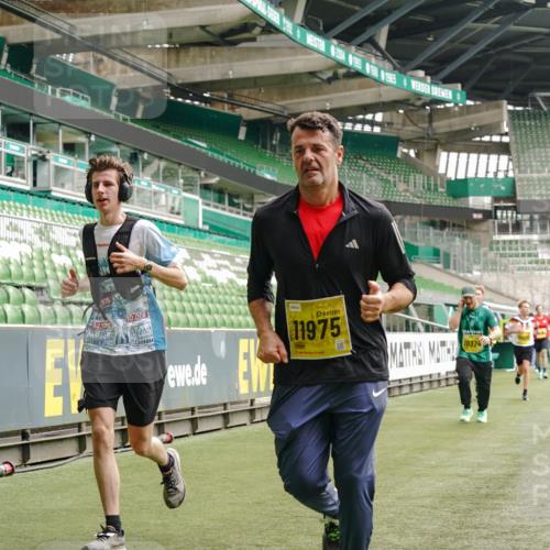 13.09.2026 - 21. swb-Marathon Bremen Michael Burmester http://msf.ph/oto/10456157 13.09.2026 10:33:03 Laufen im Stadion 10018, 10067, 10078, 10166, 10184, 10203, 10211, 10226, 10236, 10243, 10246, 10249, 10255, 10256, 10297, 10300, 10322, 10365, 10372, 10374, 10379, 10383, 10394, 10408, 10410, 10423, 10428, 10443, 10486, 10494, 10503, 10517, 10518, 10530, 10540, 10543, 10550, 10565, 10578, 10608, 10631, 10646, 10670, 10673, 10675, 10687, 10690, 10691, 10703, 10704, 10707, 10721, 10725, 10728, 10745, 10749, 10750, 10771, 10772, 10787, 10788, 10794, 10809 meine-sportfotos.de