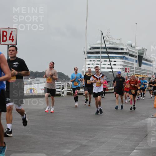 13.09.2026 - Kiel Lauf Andreas Tolksdorf http://msf.ph/oto/10456169 13.09.2026 11:56:48 Kiellinie 4, 324, 1145, 3 meine-sportfotos.de