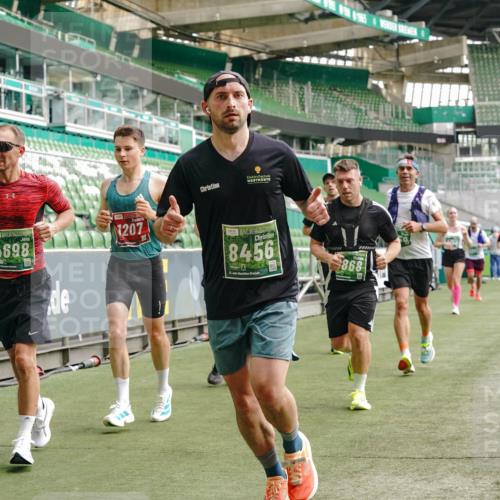 13.09.2026 - 21. swb-Marathon Bremen Michael Burmester http://msf.ph/oto/10456176 13.09.2026 12:53:21 Laufen im Stadion 102, 107, 145, 235, 313, 376, 472, 541, 560, 615, 616, 675, 683, 696, 740, 755, 792, 816, 827, 863, 982, 985, 987, 1033, 1056, 1076, 1207, 1232, 1252, 1297, 1419, 1433, 1445, 1468, 1492, 1528, 1542, 1551, 1646, 1664, 1704, 1707, 1814, 1955, 2007, 2008, 2043, 2055, 2203, 2280, 2350, 2362, 2401, 2422, 2454, 2480, 2498, 2499, 2623, 2701, 2767, 2820, 2858, 2882, 2913, 2971, 2997, 3085, 3149, 3236, 3336, 3362, 3413, 3448, 3566, 3830, 3899, 3988, 4283, 4475, 4573, 4605 meine-sportfotos.de