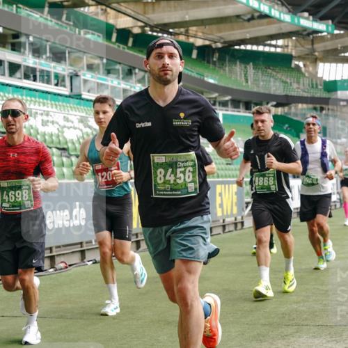 13.09.2026 - 21. swb-Marathon Bremen Michael Burmester http://msf.ph/oto/10456200 13.09.2026 12:53:22 Laufen im Stadion 102, 107, 145, 235, 313, 376, 472, 541, 560, 615, 616, 675, 683, 696, 740, 755, 792, 816, 827, 863, 982, 985, 987, 1033, 1056, 1076, 1207, 1232, 1252, 1297, 1419, 1433, 1445, 1468, 1492, 1528, 1542, 1551, 1646, 1664, 1704, 1707, 1814, 1955, 2007, 2008, 2043, 2055, 2203, 2280, 2350, 2362, 2401, 2422, 2454, 2480, 2498, 2499, 2623, 2701, 2767, 2820, 2858, 2882, 2913, 2971, 2997, 3085, 3149, 3236, 3336, 3362, 3413, 3448, 3566, 3830, 3899, 3988, 4283, 4475, 4605 meine-sportfotos.de