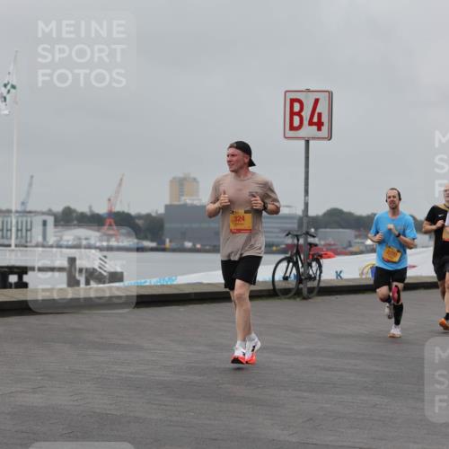 13.09.2026 - Kiel Lauf Andreas Tolksdorf http://msf.ph/oto/10456231 13.09.2026 11:56:51 Kiellinie 4, 324, 2270, 1145 meine-sportfotos.de