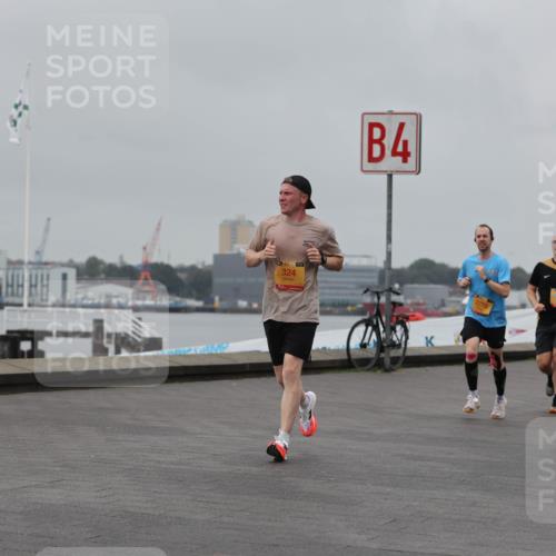 13.09.2026 - Kiel Lauf Andreas Tolksdorf http://msf.ph/oto/10456236 13.09.2026 11:56:51 Kiellinie 4, 324, 2270, 1145 meine-sportfotos.de