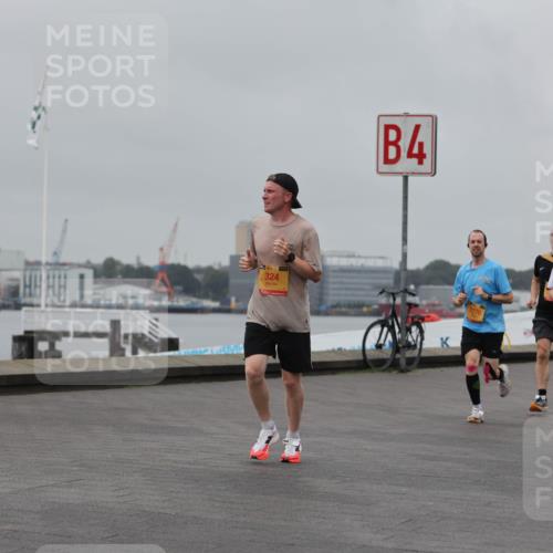 13.09.2026 - Kiel Lauf Andreas Tolksdorf http://msf.ph/oto/10456245 13.09.2026 11:56:51 Kiellinie 4, 324, 2270 meine-sportfotos.de