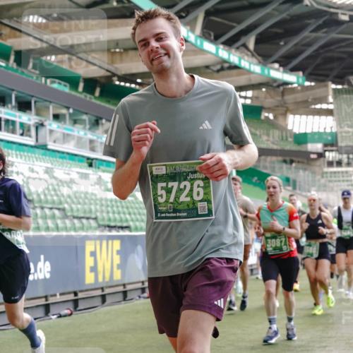 13.09.2026 - 21. swb-Marathon Bremen Michael Burmester http://msf.ph/oto/10456259 13.09.2026 13:11:14 Laufen im Stadion 265, 373, 581, 703, 843, 869, 984, 1113, 1180, 1435, 1738, 1849, 1851, 1855, 1867, 1894, 1936, 1952, 1967, 2202, 2248, 2268, 2281, 2284, 2299, 2330, 2333, 2339, 2342, 2353, 2375, 2426, 2432, 2443, 2530, 2531, 2553, 2589, 2654, 2659, 2669, 2673, 2682, 2714, 2717, 2784, 2785, 2804, 2819, 2822, 2836, 2850, 2907, 2920, 2932, 2976, 3026, 3027, 3063, 3079, 3082, 3086, 3089, 3122, 3159, 3174, 3207, 3208, 3291, 3328, 3349, 3352, 3370, 3409, 3410, 3470, 3549, 551 meine-sportfotos.de