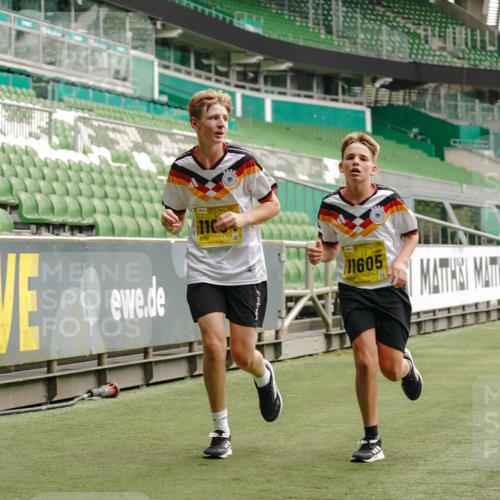 13.09.2026 - 21. swb-Marathon Bremen Michael Burmester http://msf.ph/oto/10456303 13.09.2026 10:33:08 Laufen im Stadion 10018, 10067, 10078, 10166, 10184, 10203, 10211, 10226, 10236, 10243, 10246, 10249, 10255, 10256, 10297, 10300, 10322, 10355, 10365, 10372, 10374, 10379, 10383, 10394, 10408, 10410, 10423, 10428, 10443, 10486, 10494, 10503, 10517, 10518, 10530, 10540, 10543, 10550, 10565, 10578, 10608, 10631, 10646, 10670, 10673, 10675, 10687, 10690, 10691, 10703, 10707, 10721, 10725, 10728, 10745, 10749, 10750, 10771, 10772, 10787, 10788, 10794, 10809 meine-sportfotos.de