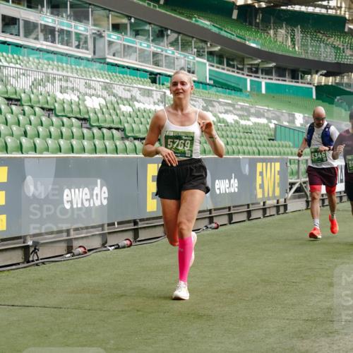 13.09.2026 - 21. swb-Marathon Bremen Michael Burmester http://msf.ph/oto/10456323 13.09.2026 12:53:26 Laufen im Stadion 102, 107, 145, 313, 376, 385, 472, 481, 541, 560, 615, 616, 675, 683, 696, 740, 755, 792, 816, 827, 982, 985, 987, 1033, 1056, 1076, 1207, 1232, 1252, 1297, 1419, 1433, 1445, 1468, 1492, 1528, 1542, 1551, 1631, 1646, 1664, 1704, 1707, 1814, 1955, 2007, 2008, 2043, 2055, 2203, 2280, 2350, 2362, 2401, 2422, 2454, 2480, 2498, 2499, 2623, 2701, 2767, 2820, 2824, 2858, 2882, 2913, 2971, 2997, 3054, 3085, 3149, 3236, 3336, 3362, 3413, 3448, 3830, 3899, 3988, 4283, 4475, 4605 meine-sportfotos.de