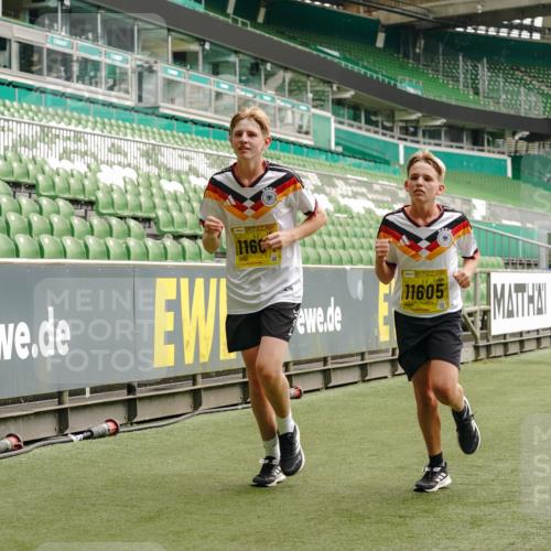 13.09.2026 - 21. swb-Marathon Bremen Michael Burmester http://msf.ph/oto/10456329 13.09.2026 10:33:09 Laufen im Stadion 10018, 10067, 10078, 10166, 10184, 10203, 10211, 10226, 10236, 10243, 10246, 10249, 10255, 10256, 10297, 10300, 10322, 10355, 10365, 10372, 10374, 10379, 10383, 10394, 10408, 10410, 10423, 10428, 10443, 10486, 10494, 10503, 10517, 10518, 10530, 10540, 10543, 10550, 10565, 10578, 10608, 10631, 10646, 10670, 10673, 10675, 10687, 10690, 10691, 10703, 10707, 10721, 10725, 10728, 10745, 10749, 10750, 10771, 10772, 10787, 10788, 10794, 10809 meine-sportfotos.de