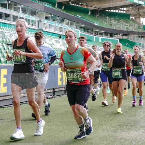 13.09.2026 - 21. swb-Marathon Bremen Michael Burmester http://msf.ph/oto/10456336 13.09.2026 13:11:15 Laufen im Stadion 265, 373, 581, 703, 843, 869, 984, 1113, 1180, 1435, 1738, 1849, 1851, 1855, 1867, 1894, 1936, 1952, 1967, 2202, 2248, 2268, 2281, 2284, 2299, 2330, 2333, 2339, 2342, 2353, 2375, 2426, 2432, 2443, 2530, 2531, 2553, 2589, 2654, 2659, 2669, 2673, 2682, 2714, 2717, 2784, 2785, 2804, 2819, 2822, 2836, 2850, 2907, 2920, 2932, 2976, 3026, 3027, 3063, 3079, 3082, 3086, 3089, 3122, 3159, 3174, 3207, 3208, 3291, 3328, 3349, 3352, 3370, 3409, 3410, 3470, 3549, 551 meine-sportfotos.de