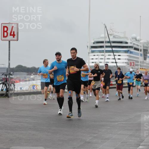 13.09.2026 - Kiel Lauf Andreas Tolksdorf http://msf.ph/oto/10456340 13.09.2026 11:57:00 Kiellinie 4, 7771, 9903, 1098, 3 meine-sportfotos.de