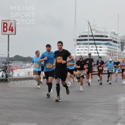 13.09.2026 - Kiel Lauf Andreas Tolksdorf http://msf.ph/oto/10456341 13.09.2026 11:57:00 Kiellinie 4, 7771, 9903, 10985, 3 meine-sportfotos.de