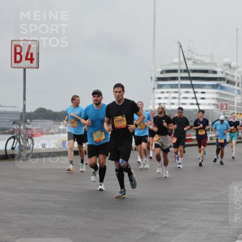 13.09.2026 - Kiel Lauf Andreas Tolksdorf http://msf.ph/oto/10456347 13.09.2026 11:57:00 Kiellinie 7771, 4, 9903, 10985, 3 meine-sportfotos.de